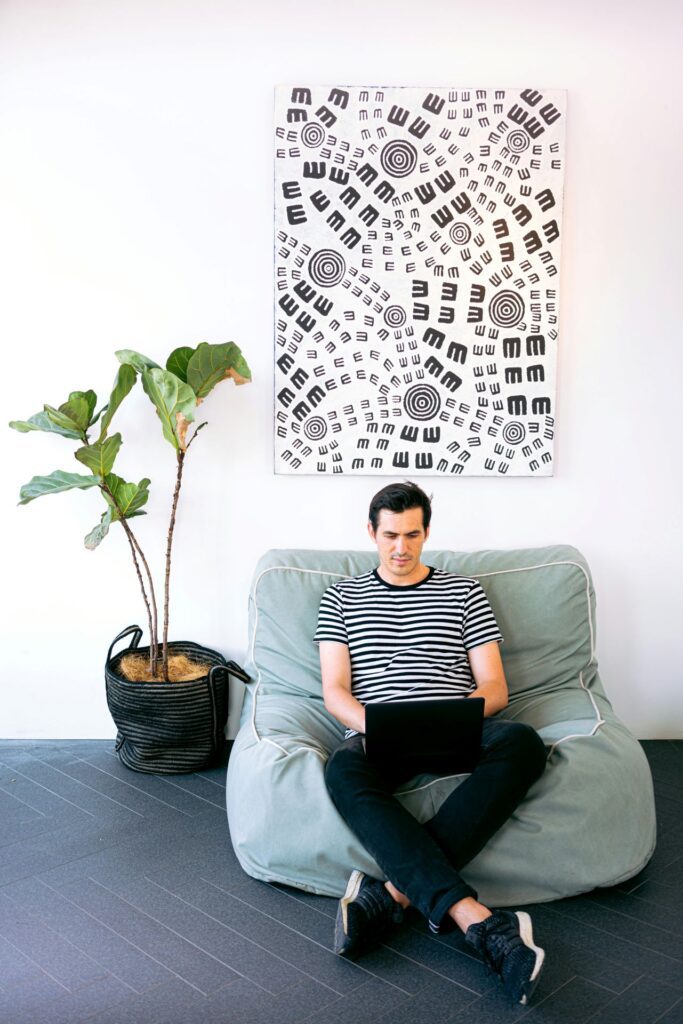Illustration de la domiciliation d’une start-up en Suisse pour les entrepreneurs.