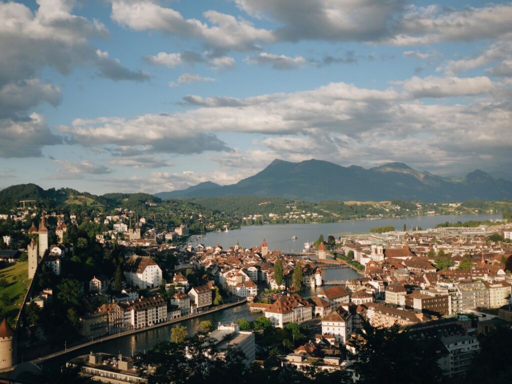 Importance du siège social et domiciliation d’entreprise en Suisse