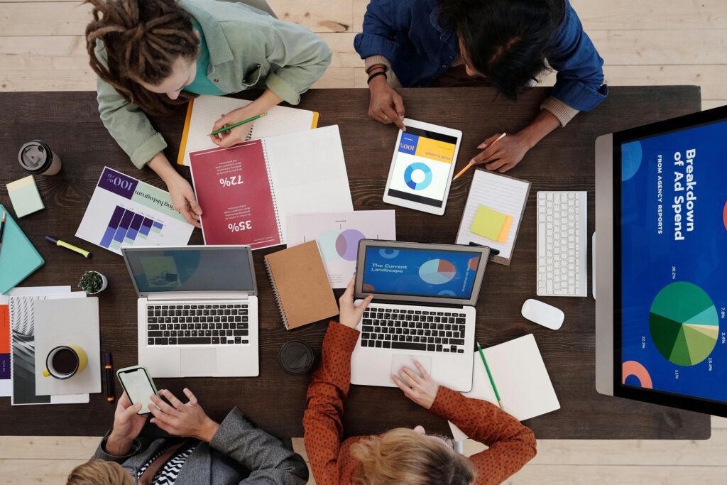 Comment utiliser les technologies de l’information pour améliorer la gestion de votre entreprise en Suisse
